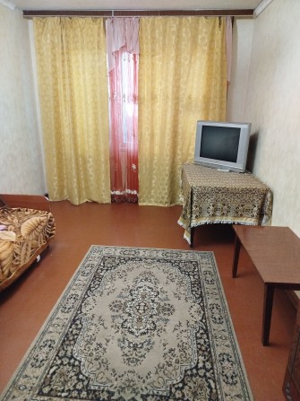 Здам в оренду кімнату на Воскресенці. Метро 15 хвилин. - фото 1