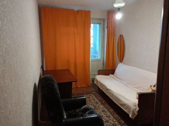 Комната с лоджией для девушки. Адмиральский пр-т. Одеса