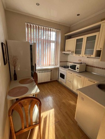 Шукаю сусідку, Київ Печерськ. Довгострокова оренда кімнати - фото 1