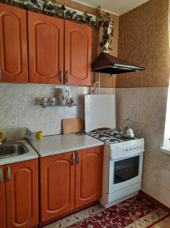 Сдам комнату ул.Луценко д.9 метро Теремки для 1 жінки - фото 1