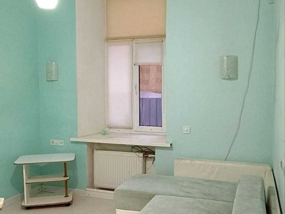 Нежинская: сдам комнату в ухоженной коммунальной квартире в центре!