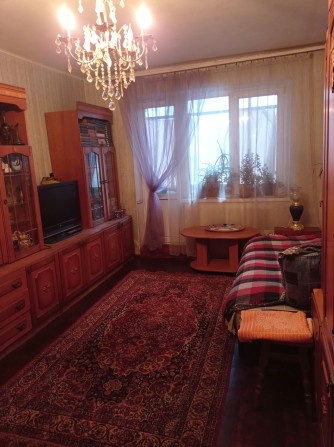 Комната 20 кв м с балконом Соломенский район - фото 1