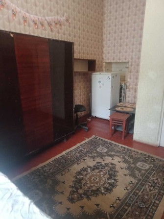 Сдам комнату в "коммуне".Центр, район Нового рынка. - фото 1