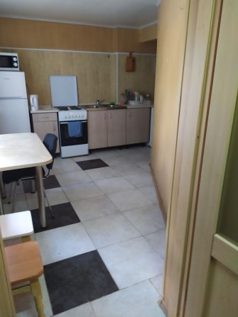 Сдам 3- х комнатную квартиру под Хостел - фото 1