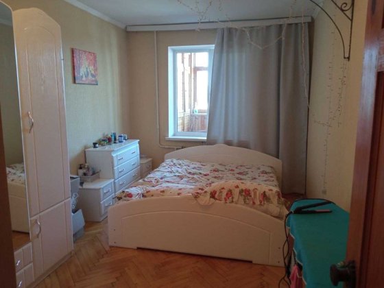 Без хазяїв. Окрема кімната. 1 дівчину. Воскресенський бульвар 48