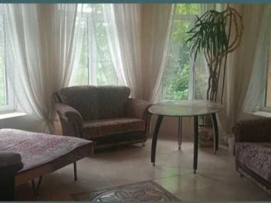 Здаю кімнату для жінки пенсійного віку 25мкв ,10хв пішки Київ,город. Киев