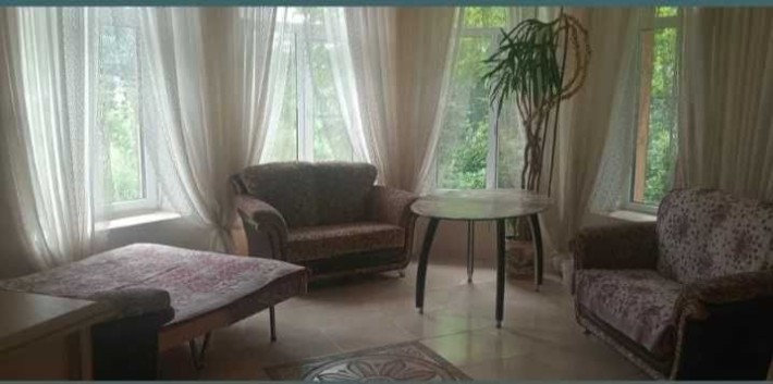 Здаю кімнату для жінки пенсійного віку 25мкв ,10хв пішки Київ,город. - фото 1