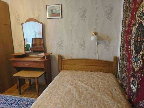 Здам комнату д1вчин1 м.Черн1г1вська вул.Пражська 21 /б хоз/з 20.11 Київ