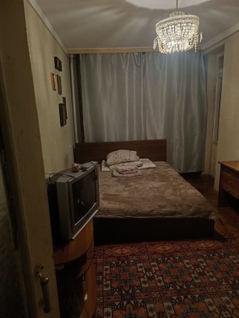 Здається кімната без посередників в 4-кімнатній кв. на вул. Богдана Хм - фото 1