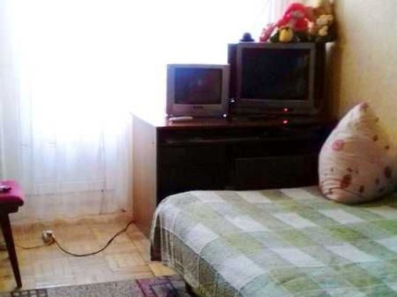 Здам кімнату для дівчини вул.Святошинська 6,метро Святошин Київ