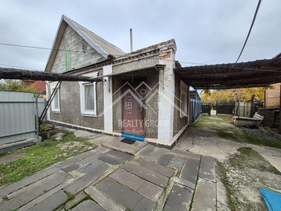 Продаж 1/2 будинку в ЦГ районі Кривой Рог