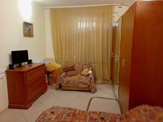 Продаж 1-к квартири вул. Віктора Ярмоли 38 Київ