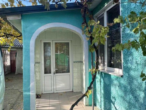 Продам будинок з ремонтом, підвол, гараж, сад Білгород-Дністровський