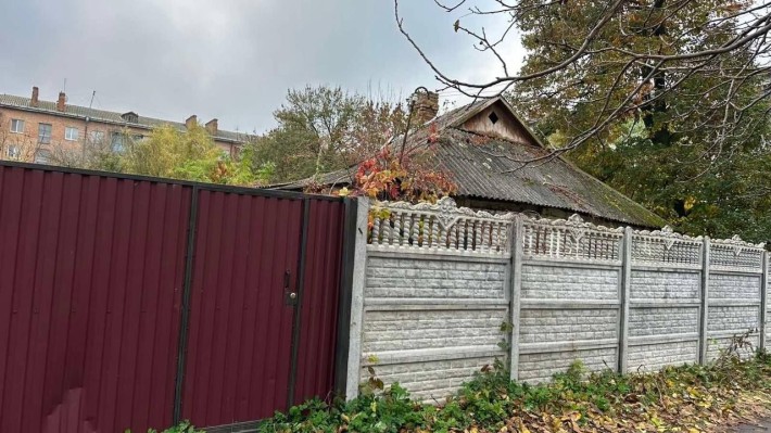 Продам ділянку зі старим будинком, центр міста - фото 1