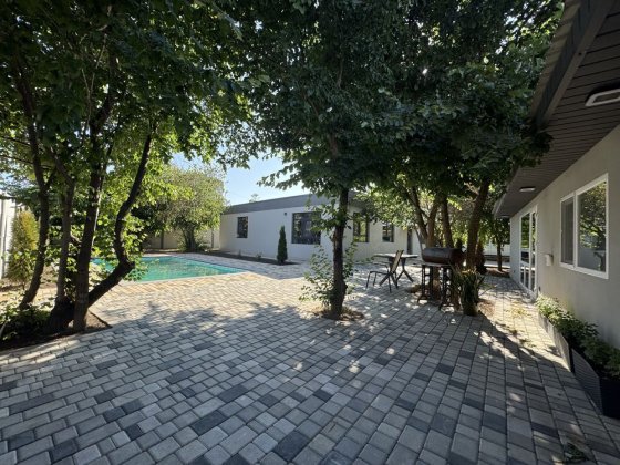 Продажа современного дома с бассейном, банями и гаражом! Белгород-Днестровский