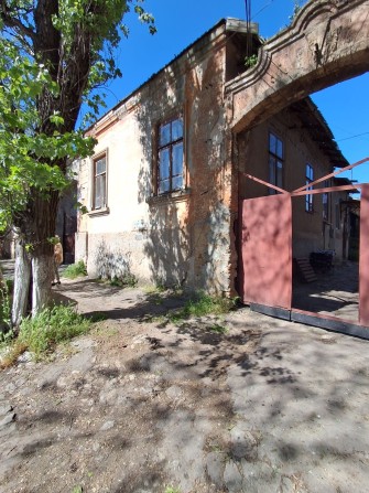 Центр,Житловий будинок заг.пл.42,1кв.м,,житл.27,4кв.м,напівпідвал 42,1 - фото 1