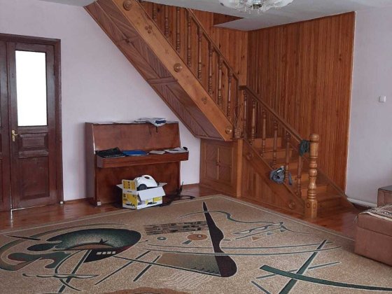 Великий будинок з садибою на 18 сотках  біля ставка. Васильков