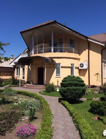 Продам дом в центре города, 240 кв.м. А - фото 1