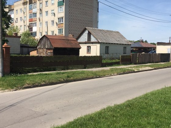 Продам будинок,земельна ділянка Владимир