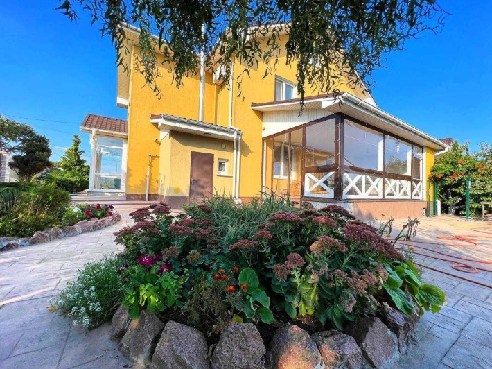 Продаж жилого будинку. Газ,камін,твердопалевний котел,гараж,підвал. - фото 1