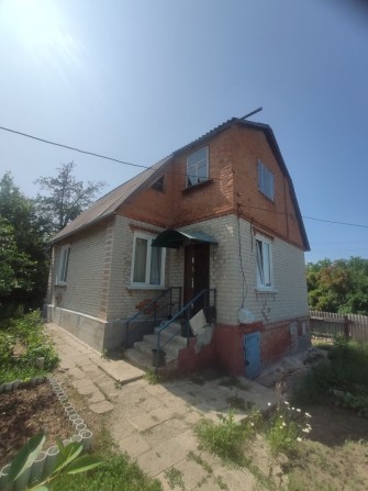 Дом в п.Высокий центральная улица, живописное место - фото 1