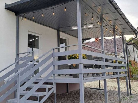 Продам гарний сучасний будинок, терраса, з ремонтом та меблями! Высокий