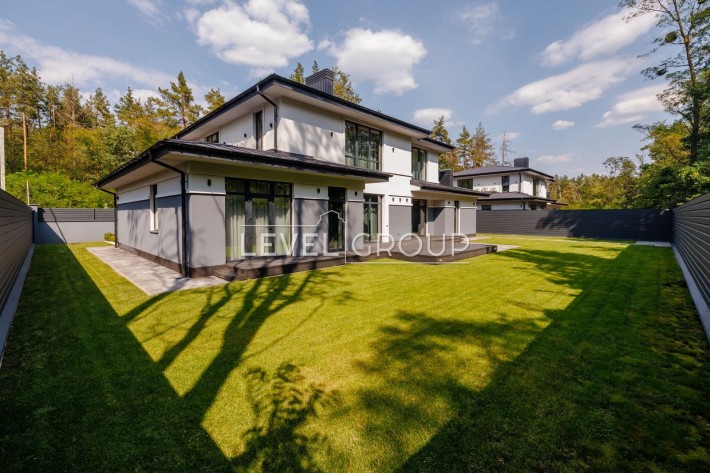 Продаж сучасного будинку у Вишгороді, 290 кв.м, 10 соток, новий ремонт - фото 1