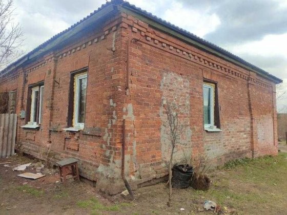 Продам півбудинку із зручностями на 3 кімнати в центрі Дергачів. Дергачі