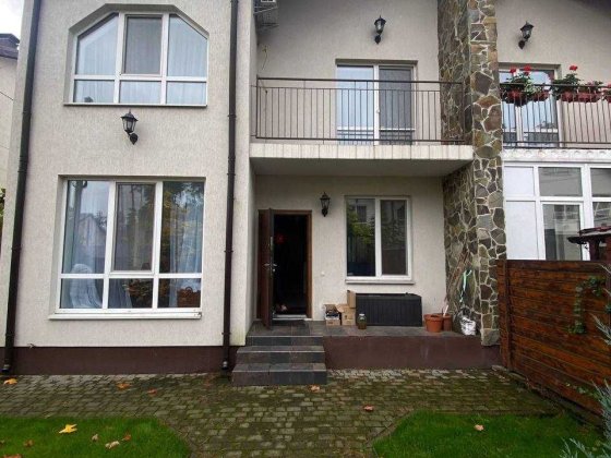 Продається таунхаус з якісним ремонтом в Гостомелі біля Фори та парку Гостомель