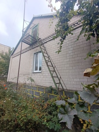 Продам великий будинок на селищі Будівельників - фото 1