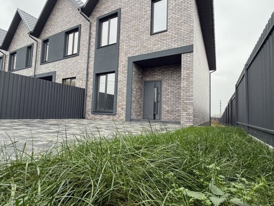 Готовий Таун 2.1 соток землі біля озера.Гостомель Держпрограми! Гостомель