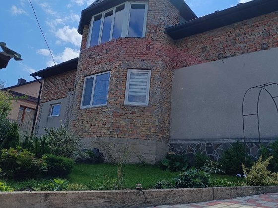Двоповерховий будинок 200м2, р-н Овочебази Дубно