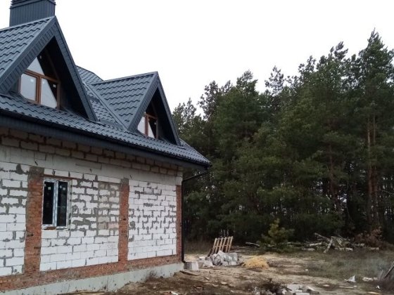 Продам дом в сосновом лесу 44сот новой постройки без внутренних робот Змиев