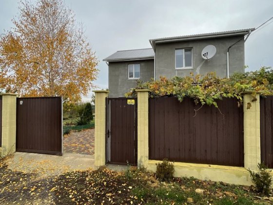 Гарний будинок, у Вишневому Саду