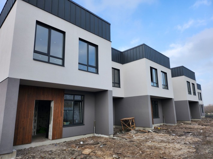 Продаж комфортного Таунхаусу з міськими комунікаціями - фото 1