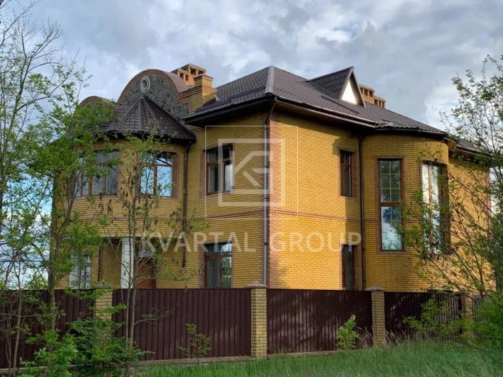 Мега просторий будинок! Газ. 7 кімнат. - фото 1