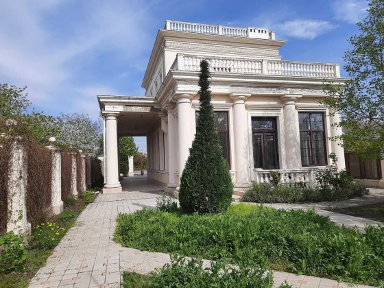 Дом с ландшафтным дизайном и эксклюзивным проектом в Черноморске Черноморск