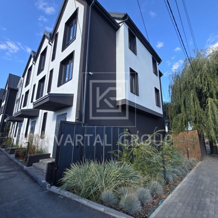 Продаж / Таунхаус / вул. Дніпровська, Гостомель - фото 1