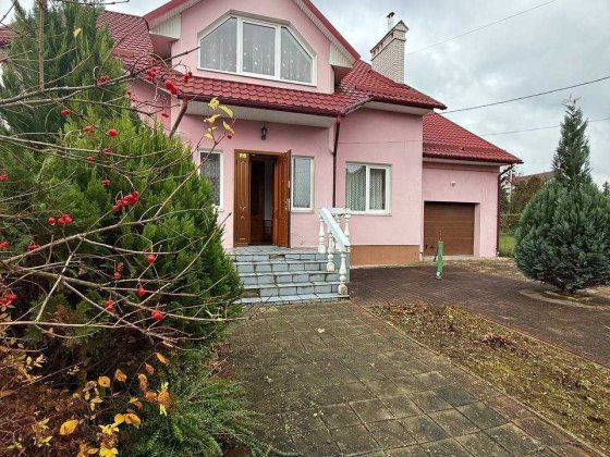 Продаж будинку з гаражем Калуш