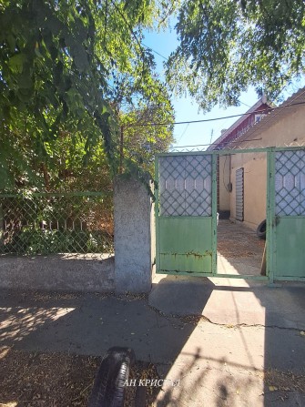 Продам дом в Александровке - фото 1