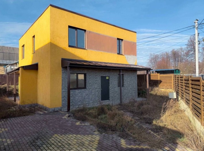 Будинок у зручній локації з гарним плануванням - фото 1