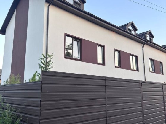 Продаж готового таунхауса в Гостомелі, чистова штукатурка, електрика є Гостомель