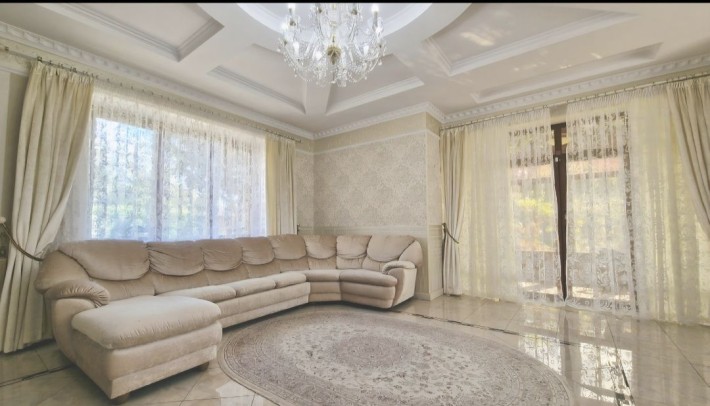 Продам Два будинки на подвір'ї, ел.панелі ,сауна+2басейна - фото 1