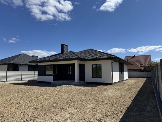 Сучасний будинок вул. Відродження Ковель