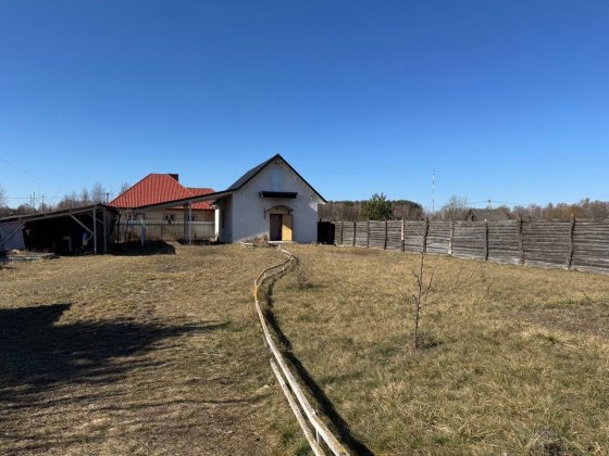 Невеликий будинок із земельною ділянкою Ковель