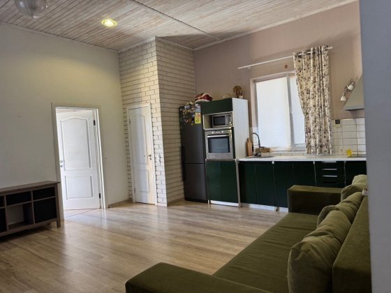 Невеликий будинок із земельною ділянкою 0,08 в красивому місці Ковель