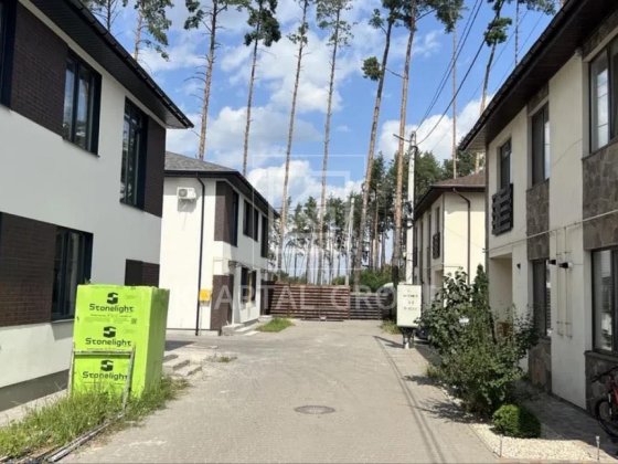 Дуплекс біля парку за готівку 696 $ за м² Розмір: 125 м² на 2 поверхи Гостомель