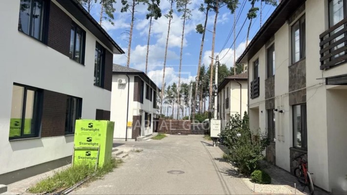 Дуплекс біля парку за готівку 696 $ за м² Розмір: 125 м² на 2 поверхи - фото 1