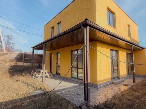 Продам ОТДЕЛЬНОСТОЯЩИЙ КИРПИЧНЫЙ дом на участке 4 сотки Гостомель