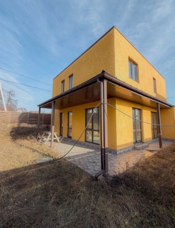 Продам ОТДЕЛЬНОСТОЯЩИЙ КИРПИЧНЫЙ дом на участке 4 сотки - фото 1